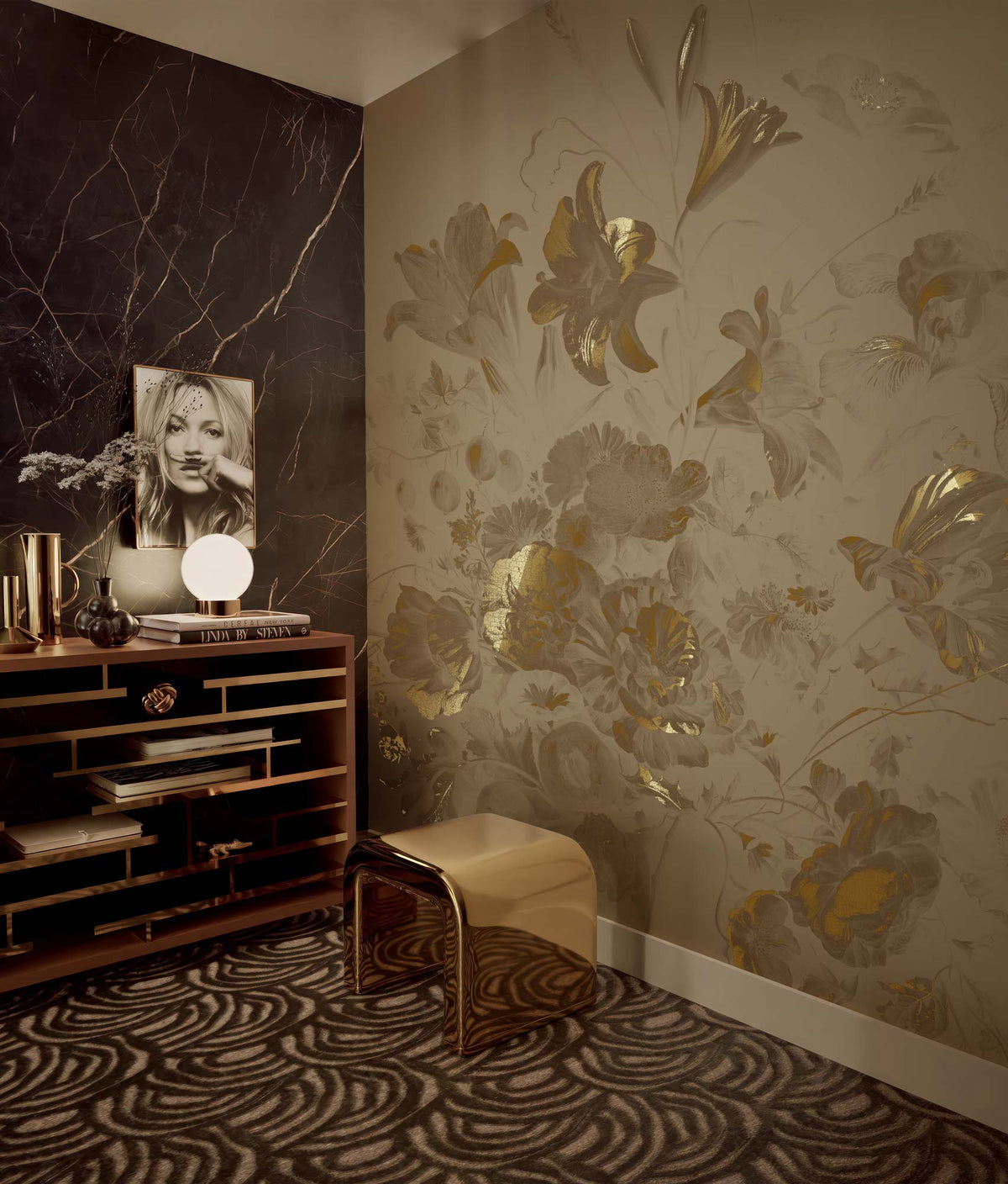 KEK Amsterdam Golden Age Flowers Gold/Taupe Tapete im Wohnraum