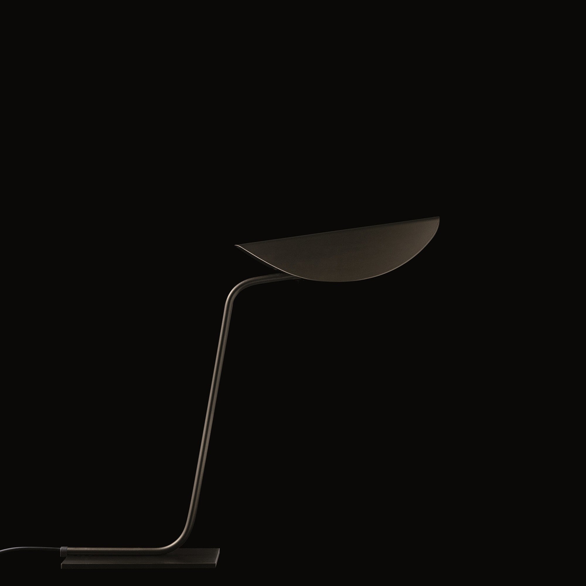 Oluce - Plume 221 Tischleuchte-Leuchten-Oluce-TOJU Interior