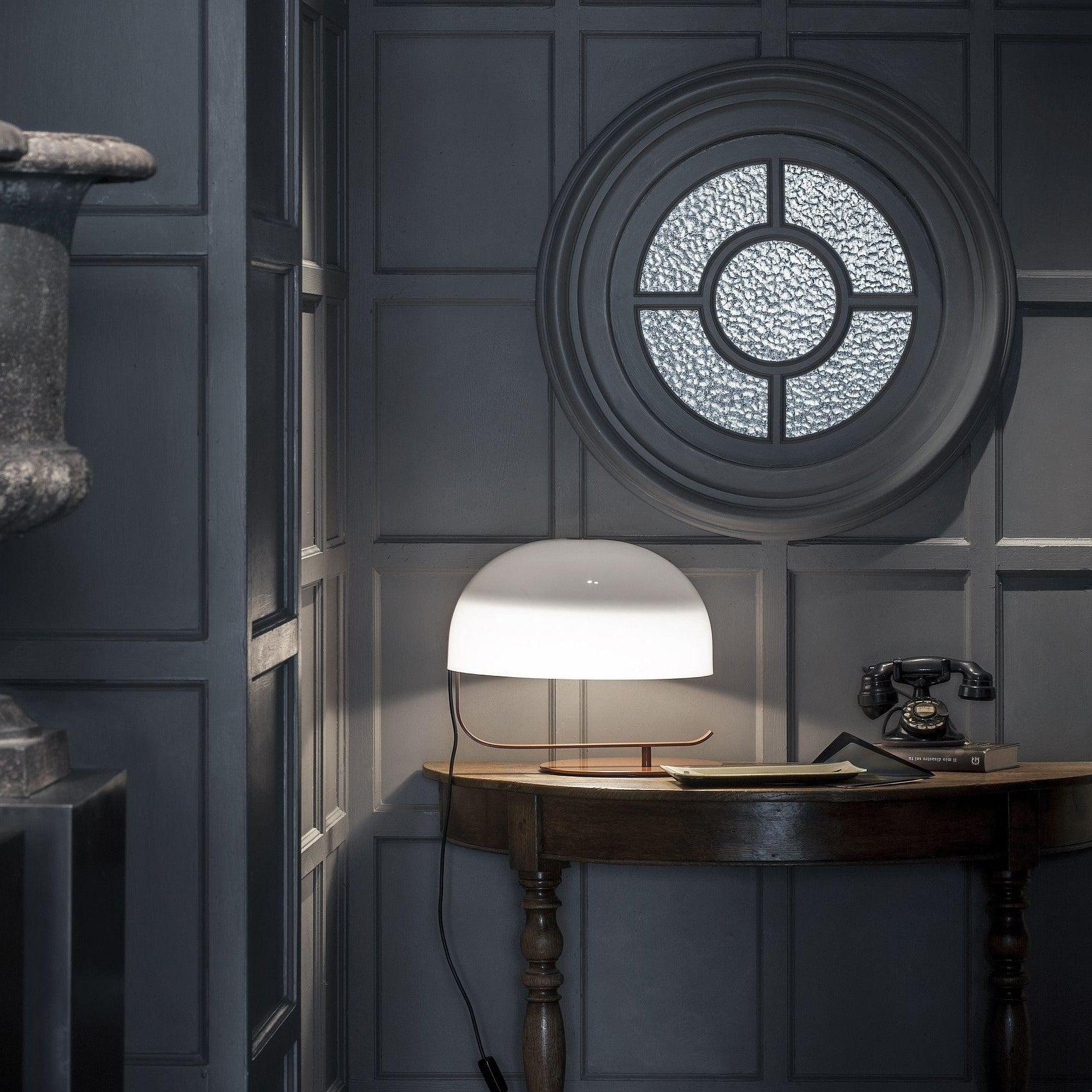 Oluce - Zanuso 275 Tischleuchte-Leuchten-Oluce-weiß/lackiert/BxH 42x40cm/Gestell nussbraun-TOJU Interior