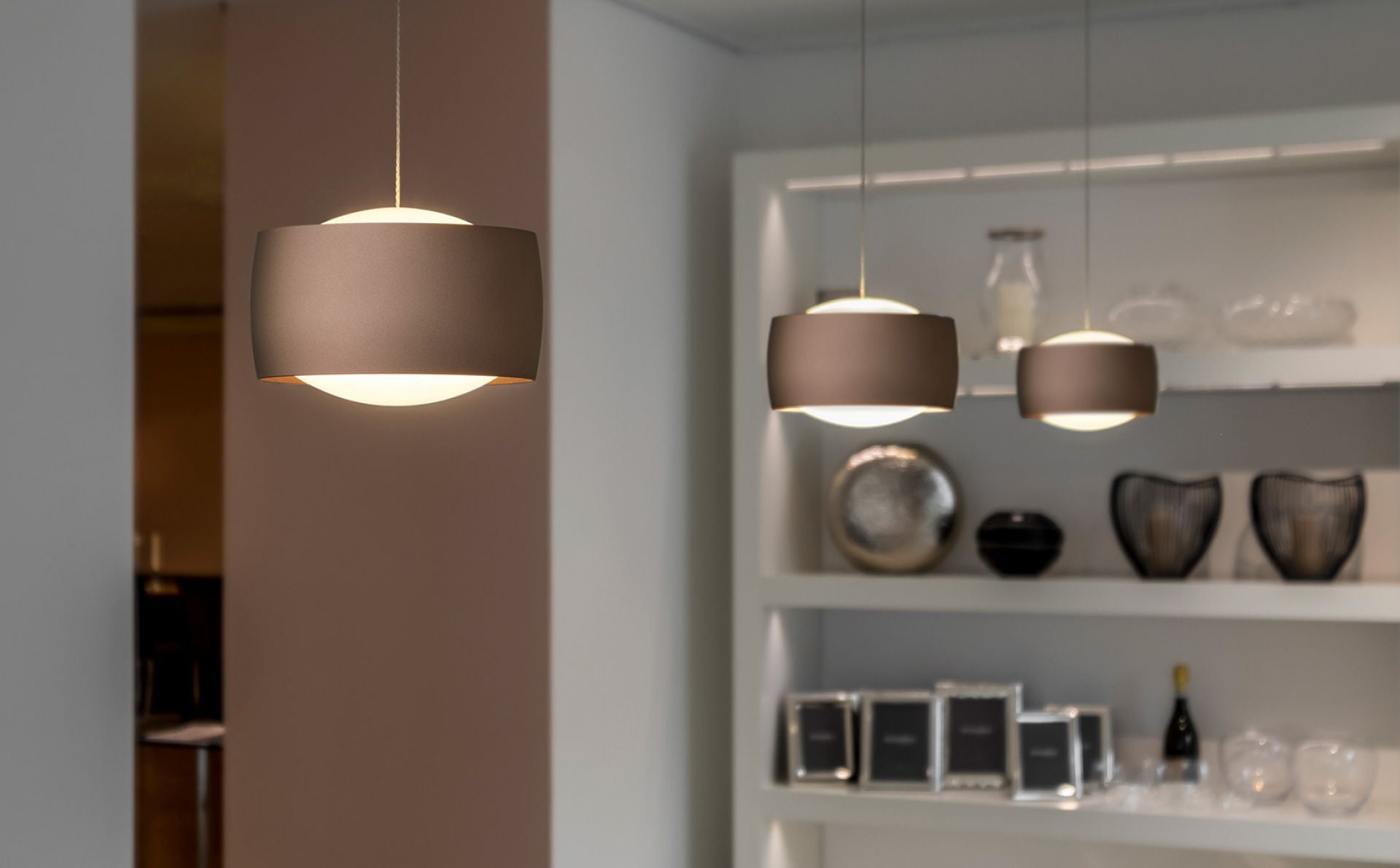 Oligo - Pendelleuchte Grace mit unsichtbarer Höhenverstellung 1-flammig-Pendelleuchte-Oligo--TOJU Interior