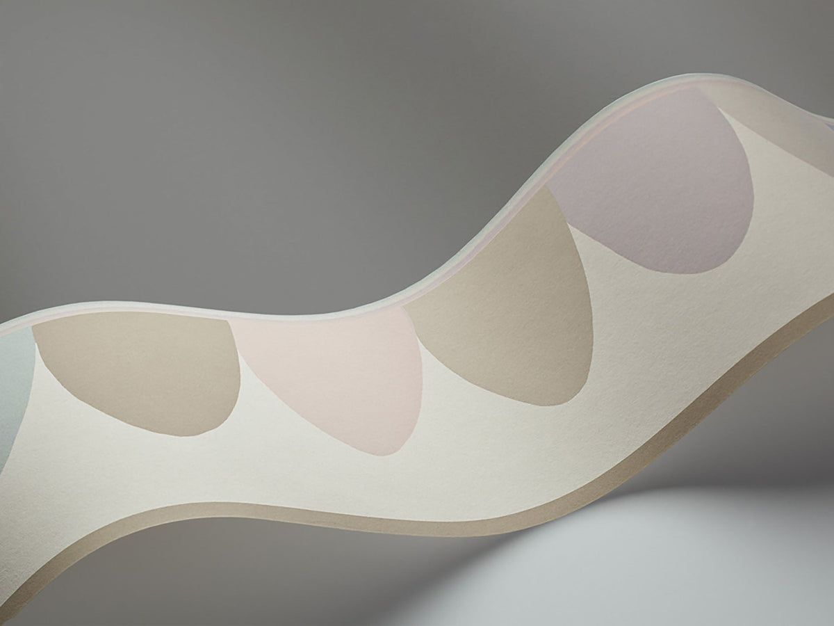 Cole & Son Scaramouche Pastels, Powder Blue, Seafoam & Blush on Parchment 103/8027 – Detailansicht