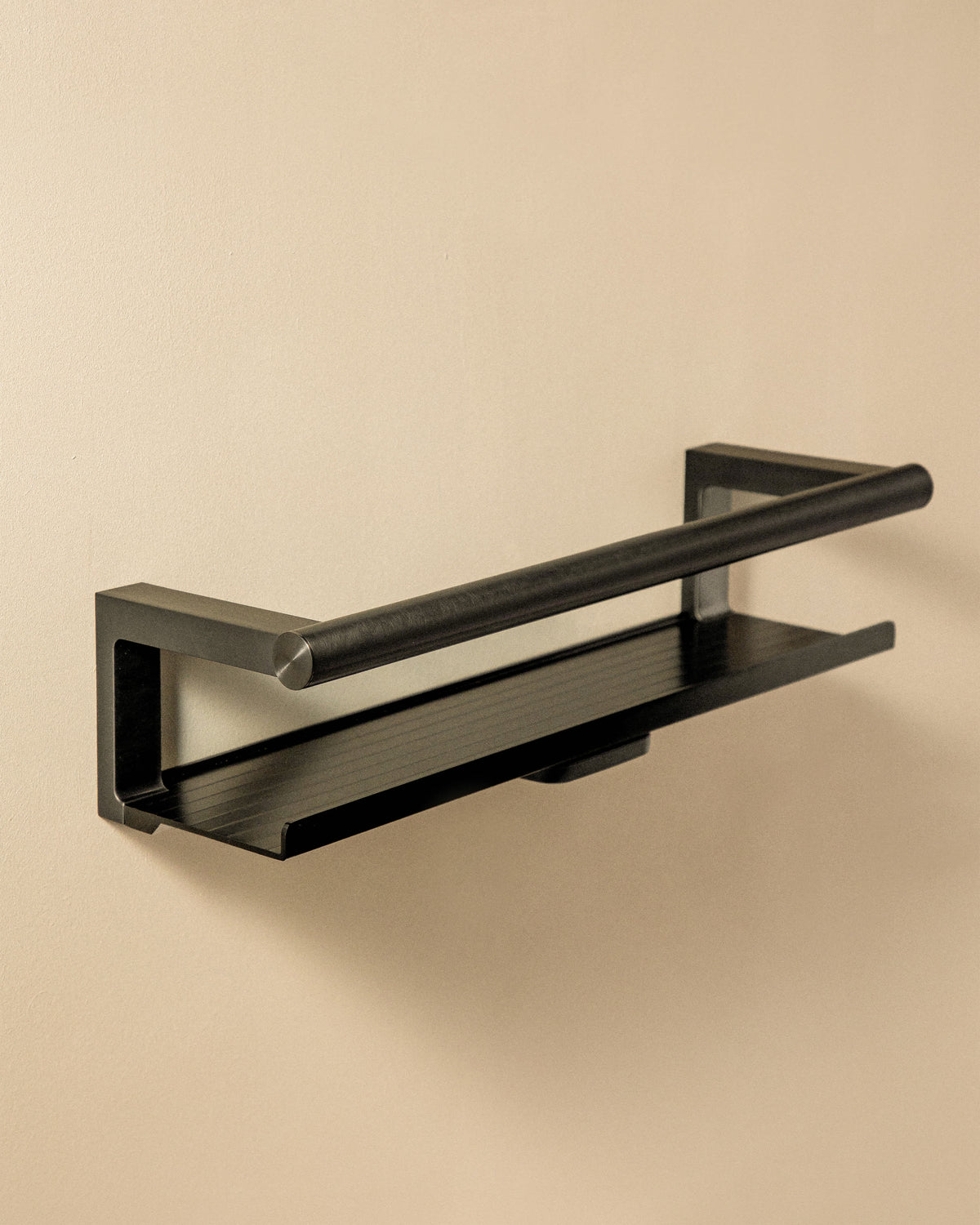 Cosmic Architect S+ Seifenkorb mit Glasabzieher – Schwarz PVD