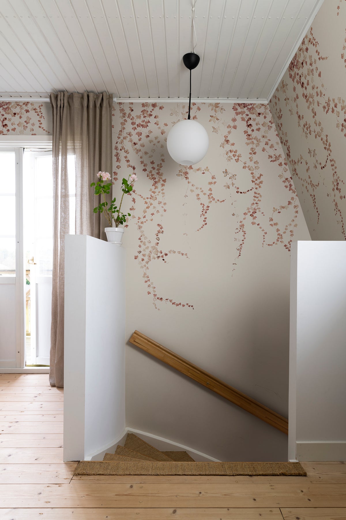 Sandberg Aralia Burgundy S10175 – Raumansicht